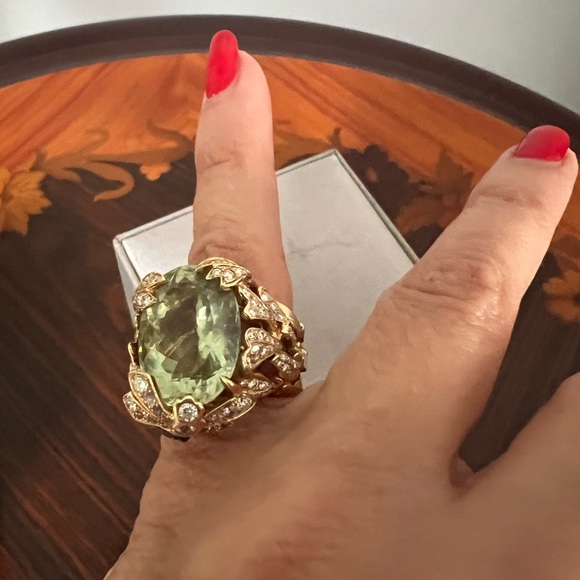 Authentic Christian Dior beautiful ring in size 5.25, in excellent condition - Picture 14 of 15